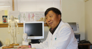 每月一讲 造福社区 送人玫瑰 手留余香