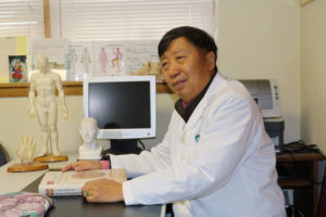 每月一讲 造福社区 送人玫瑰 手留余香