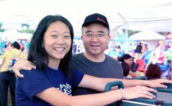 龙舟赛场志愿者掠影