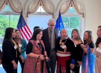 Tony Evers 邀请亚裔及太平洋岛民庆祝AAPI