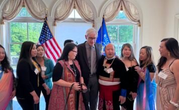 Tony Evers 邀请亚裔及太平洋岛民庆祝AAPI