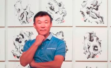 华裔艺术家董伟教授密城个人艺术作品讲座