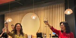 威州华人姐妹携手跨界开创“颐膳舫”