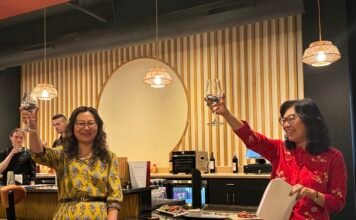 威州华人姐妹携手跨界开创“颐膳舫”